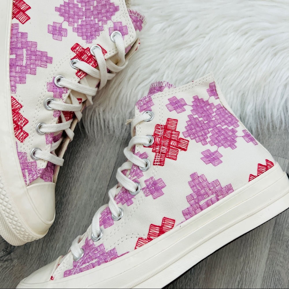 NWT Converse Chuck 70 Bright Embroidery Women’s Shoes - Picture 4 of 8